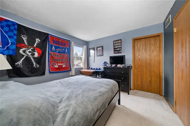 58 Monmouth Dr gallery image 49