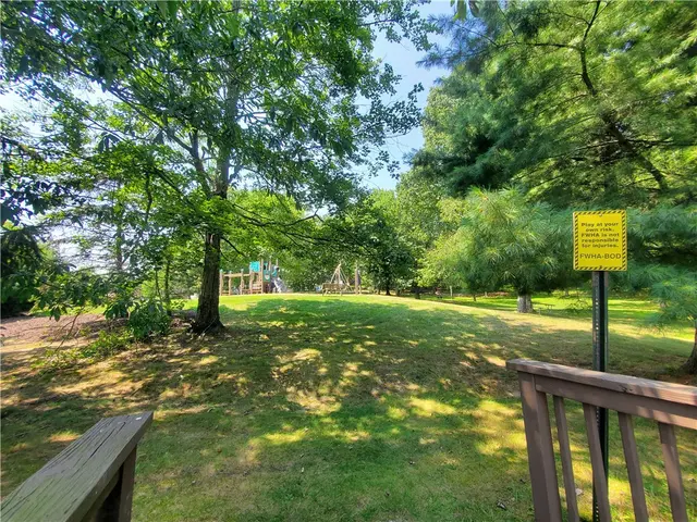 585 Brandywine Dr gallery image 6