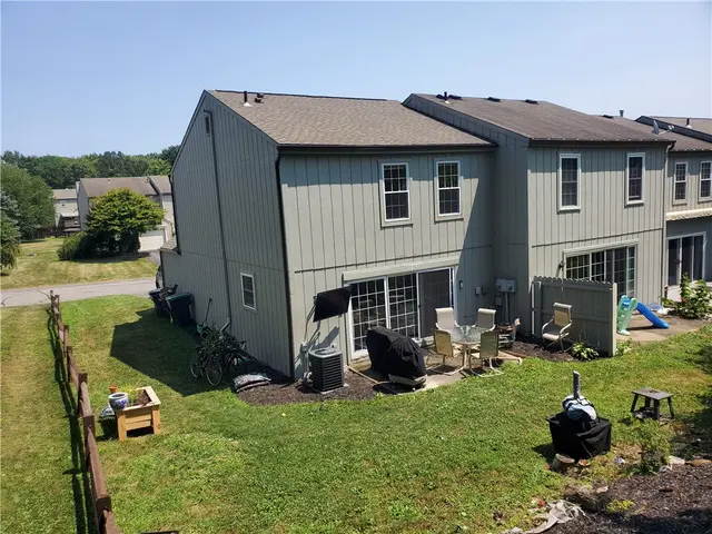 585 Brandywine Dr gallery image 10