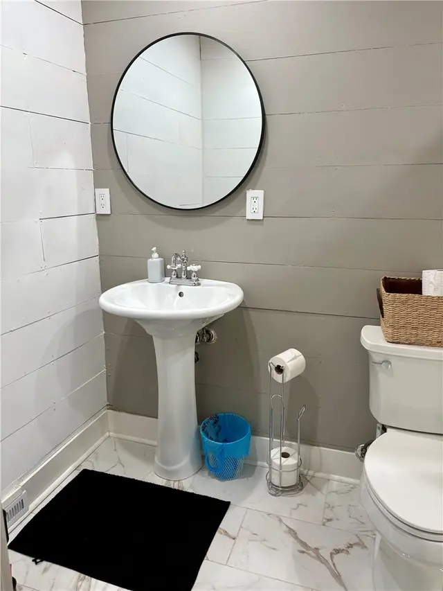 585 Brandywine Dr gallery image 12