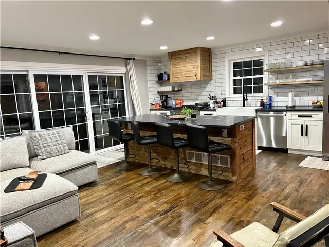 585 Brandywine Dr gallery image 22