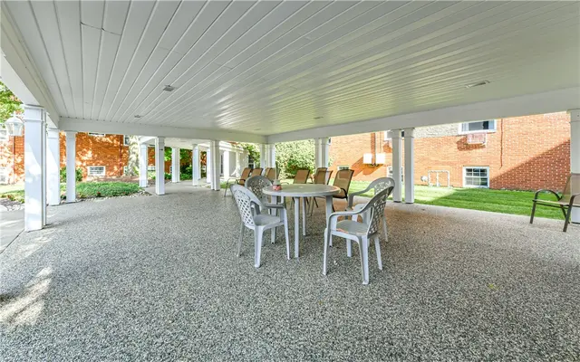 5900 BABCOCK 37 gallery image 14