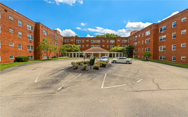 5900 BABCOCK 37 gallery image 16