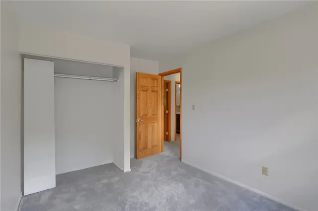 600 Joan Street gallery image 16