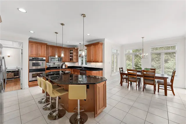 600 Victoria Ln gallery image 9