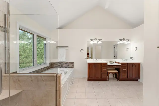 600 Victoria Ln gallery image 10