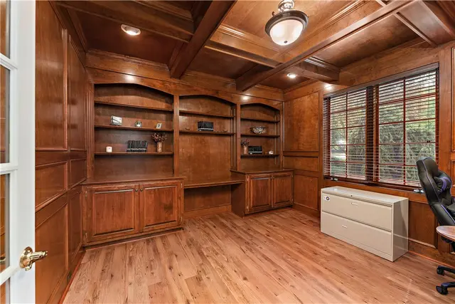 600 Victoria Ln gallery image 13
