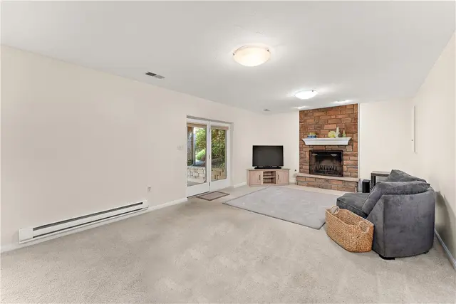 600 Victoria Ln gallery image 19