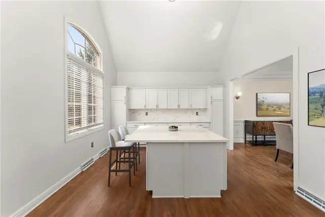 600 Victoria Ln gallery image 29