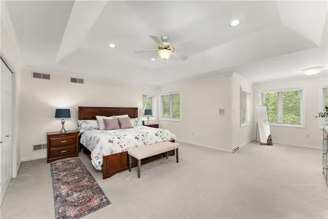 600 Victoria Ln gallery image 32