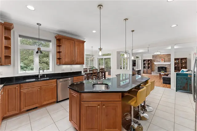 600 Victoria Ln gallery image 33