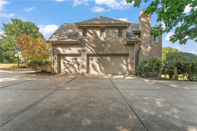 600 Victoria Ln gallery image 38