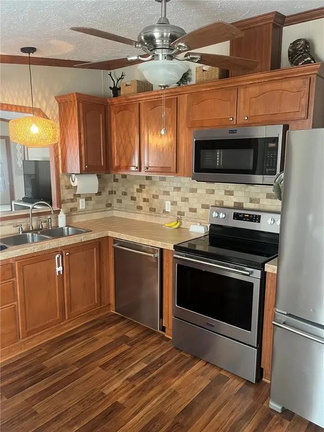 601 Country Vue Ct gallery image 4