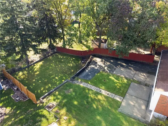 601 Dressel Rd gallery image 32