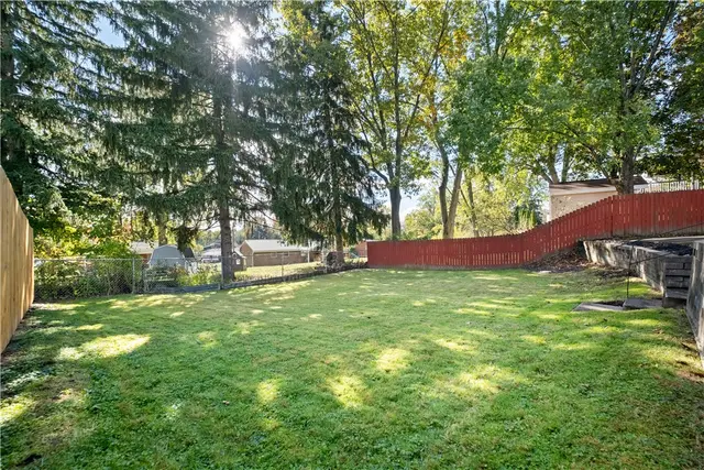 601 Dressel Rd gallery image 37