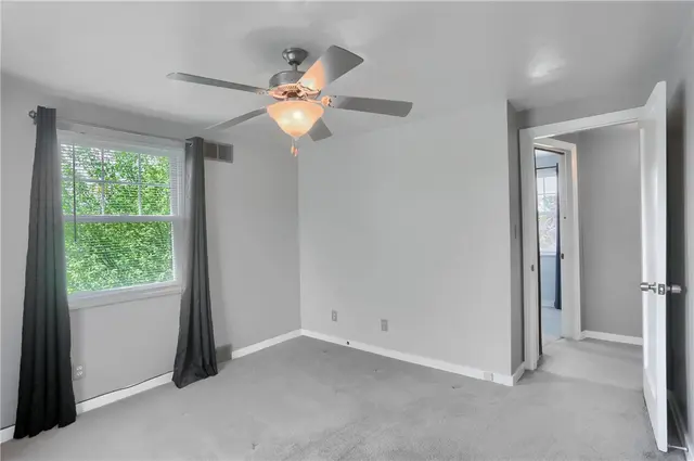 601 Lochinvar Dr gallery image 15
