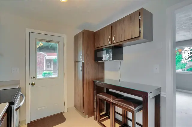601 Lochinvar Dr gallery image 18