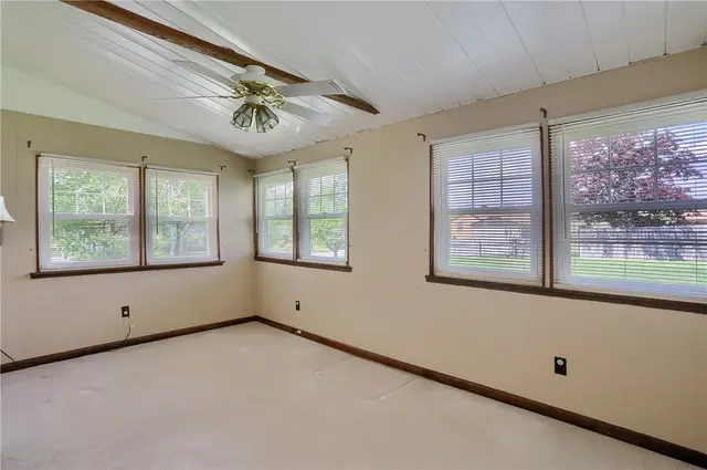 601 Lochinvar Dr gallery image 25