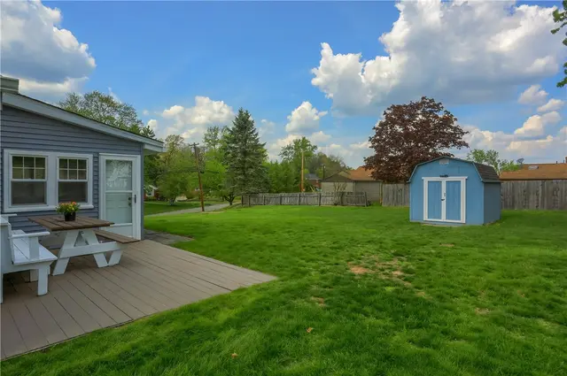 601 Lochinvar Dr gallery image 35