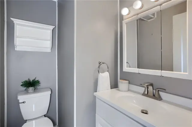 601 Lochinvar Dr gallery image 36