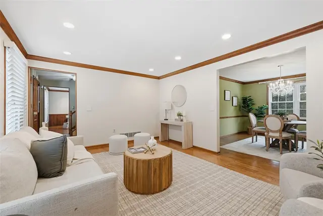 601 Overlook Ct gallery image 3