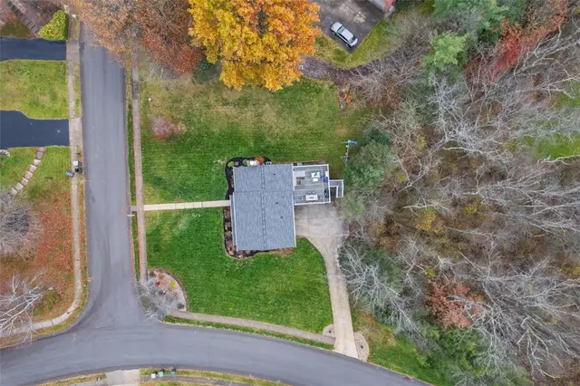 601 Overlook Ct gallery image 4