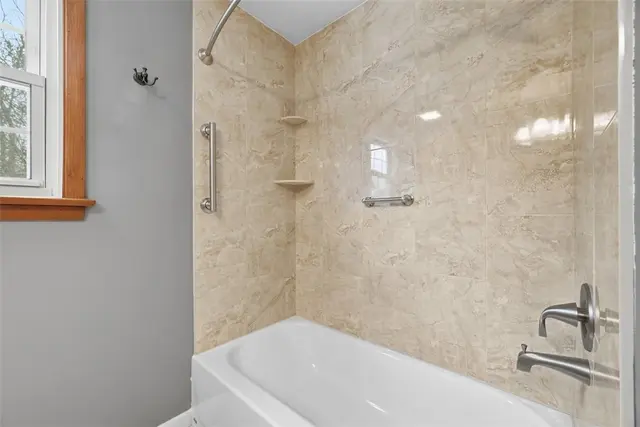 601 Overlook Ct gallery image 11