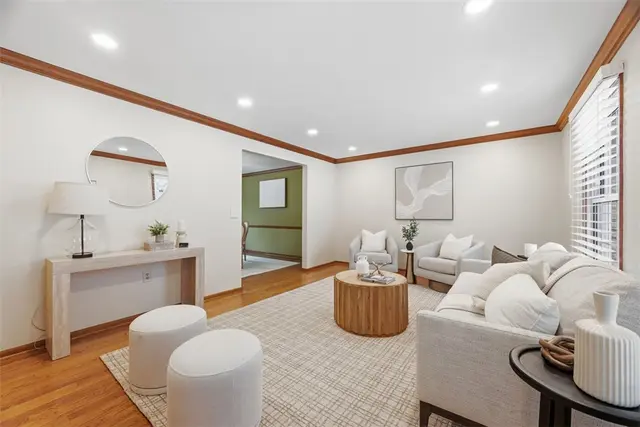 601 Overlook Ct gallery image 12