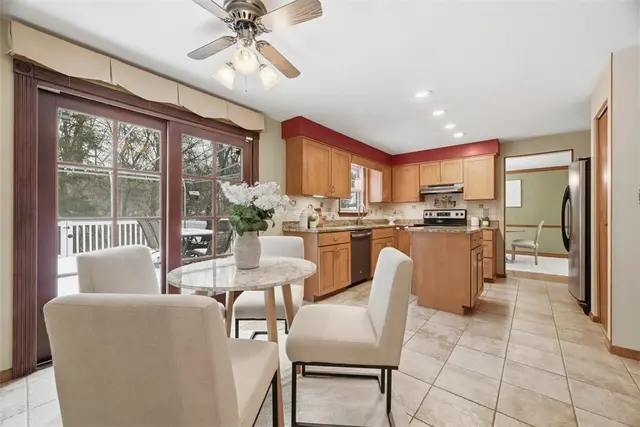 601 Overlook Ct gallery image 17