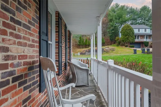 601 Overlook Ct gallery image 18