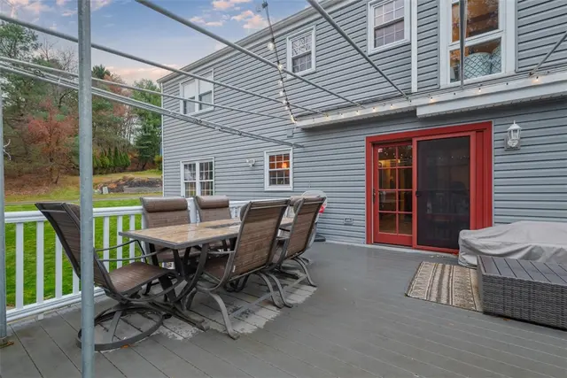 601 Overlook Ct gallery image 33