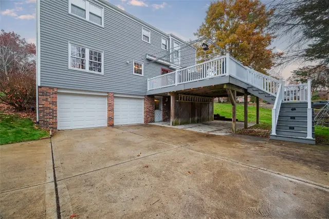 601 Overlook Ct gallery image 34