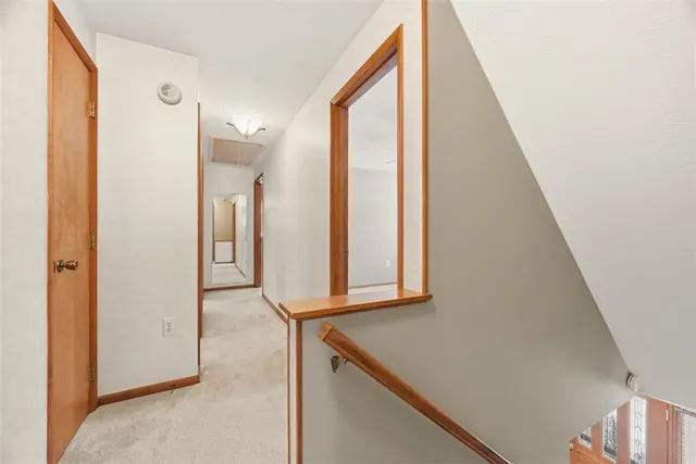 601 Overlook Ct gallery image 35