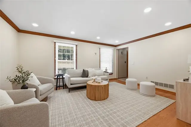 601 Overlook Ct gallery image 40