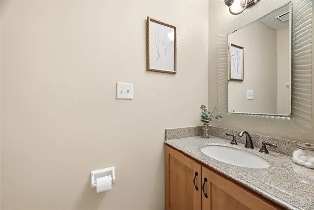 601 Overlook Ct gallery image 44