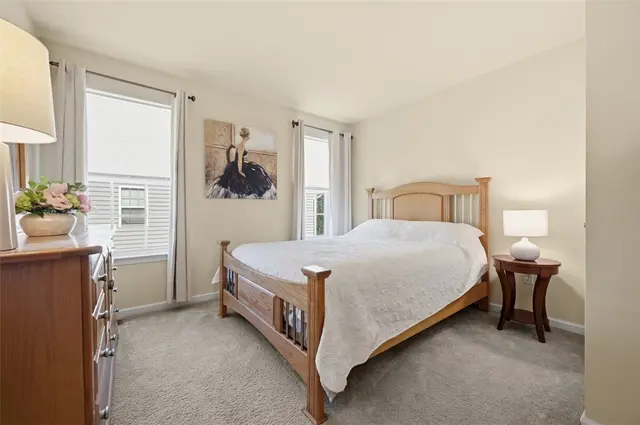 601 Pointe View DRIVE gallery image 12