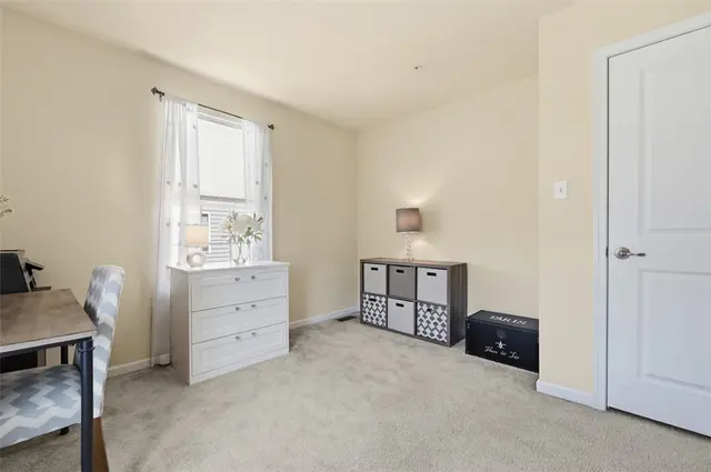 601 Pointe View DRIVE gallery image 16