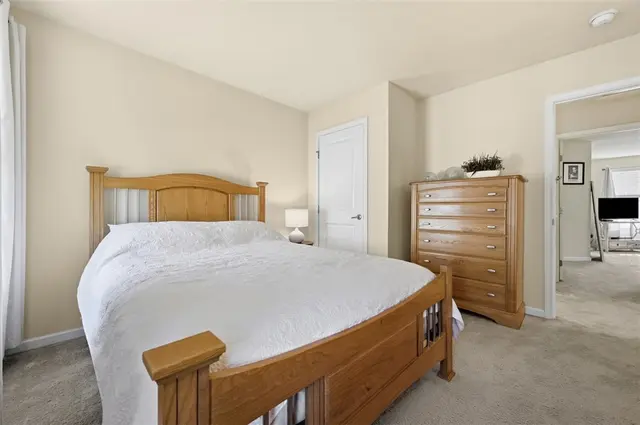 601 Pointe View DRIVE gallery image 21