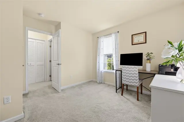 601 Pointe View DRIVE gallery image 28