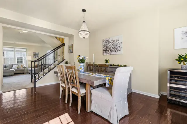 601 Pointe View DRIVE gallery image 30