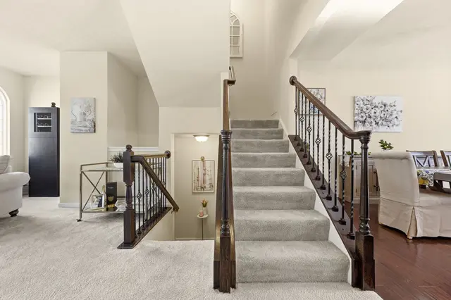 601 Pointe View DRIVE gallery image 37