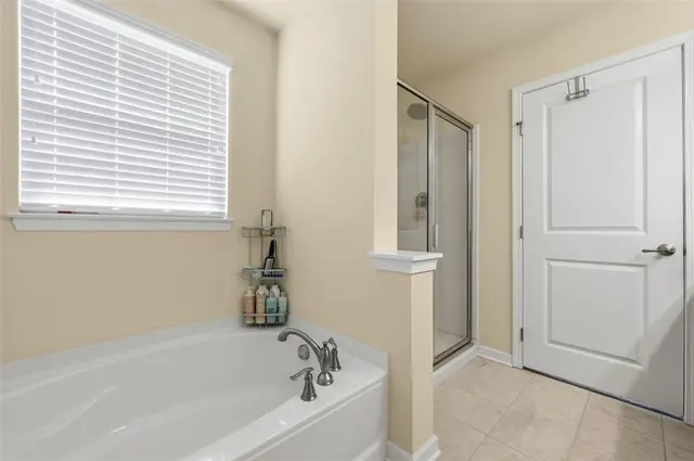 601 Pointe View DRIVE gallery image 47