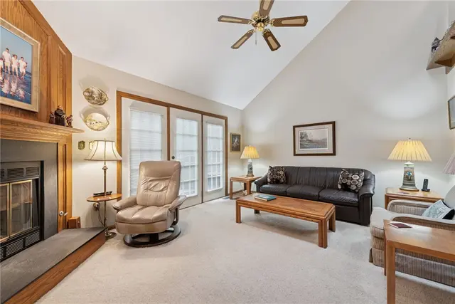 601 Timber Ln gallery image 1