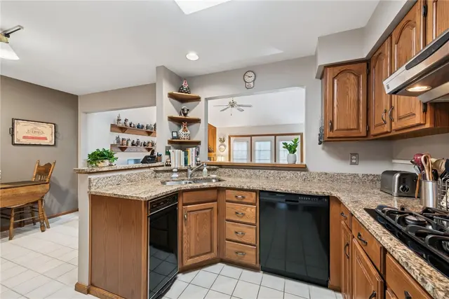 601 Timber Ln gallery image 10