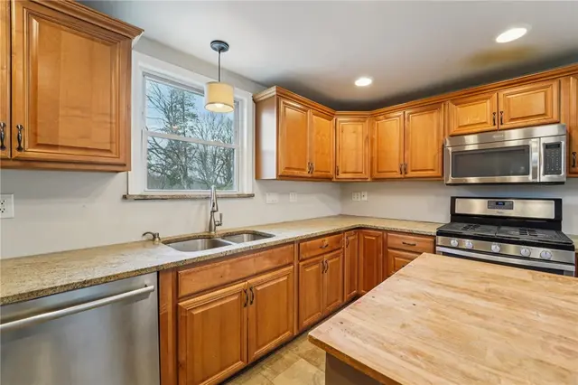 6012 Cunningham Road gallery image 7