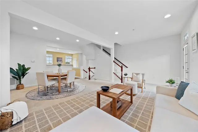 602 Fairgate Dr gallery image 3