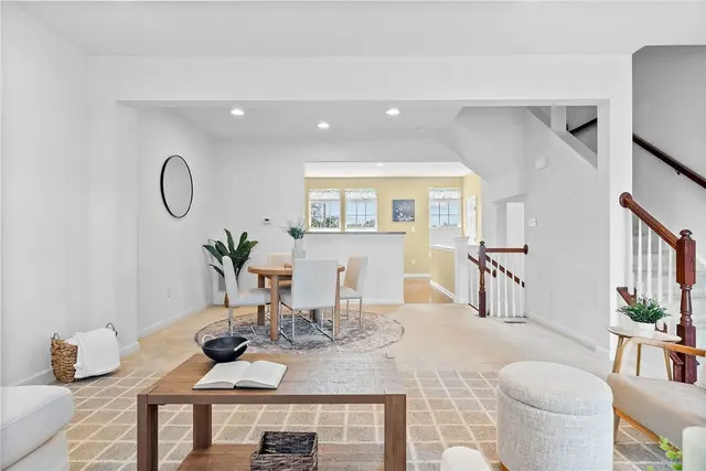 602 Fairgate Dr gallery image 7