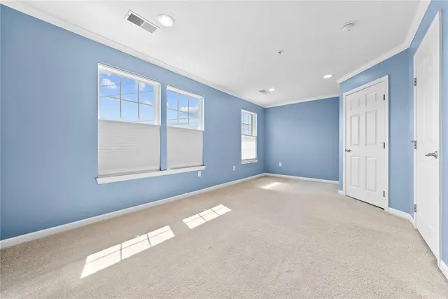 602 Fairgate Dr gallery image 8