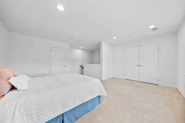 602 Fairgate Dr gallery image 17
