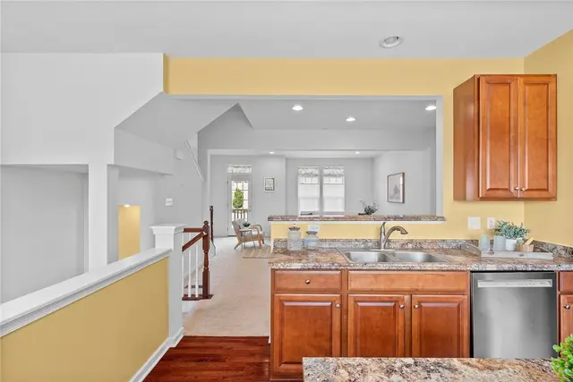 602 Fairgate Dr gallery image 19